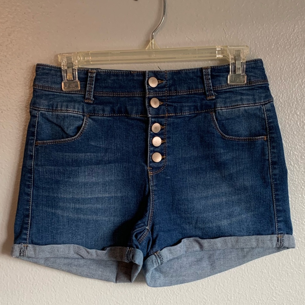 Tinseltown Denim Couture High Waisted Shorts. 9